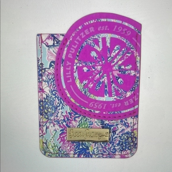 NIB Lilly Pulitzer Tech Pocket - “Beach You To It” - Picture 1 of 4
